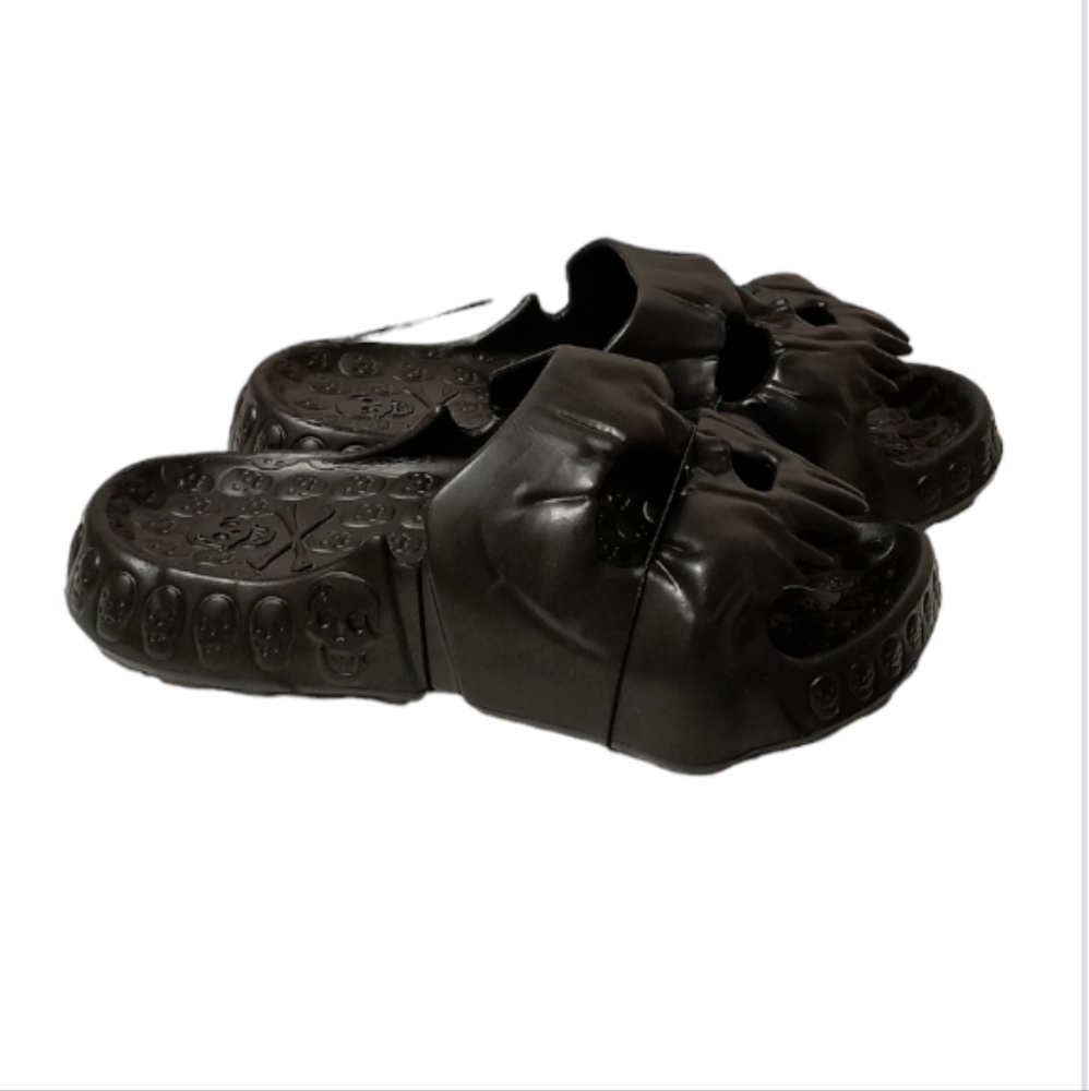 HelloSlippers NWT Black Skull Slides Unisex SZ36-37 (M/Youth4-5 W6-7.5) - Picture 2 of 6